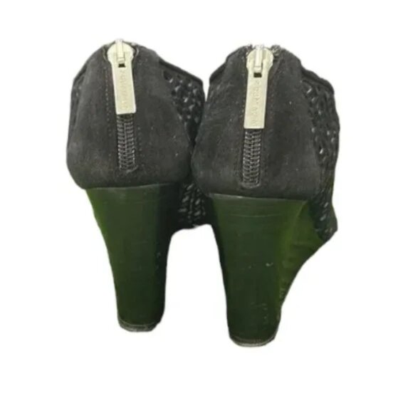 Aquatalia Black Pierced Caged Leather Open Peep Toe Wedges Booties Shooties 7.5 - Picture 6 of 8